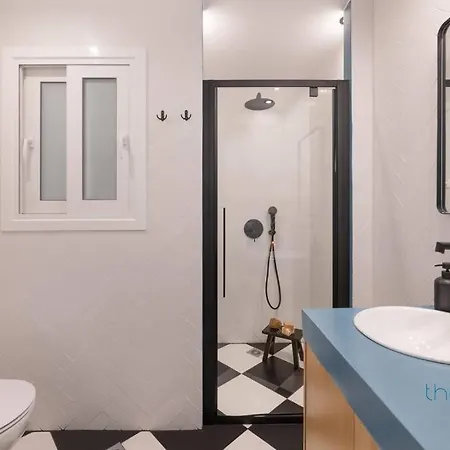 Apartment Nest: Cozy Luxury, Whirlpool Tub & Fireplace