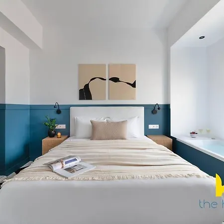 Nest: Cozy Luxury, Whirlpool Tub & Fireplace Apartment *