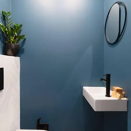Nest: Cozy Luxury, Whirlpool Tub & Fireplace Αθήνα